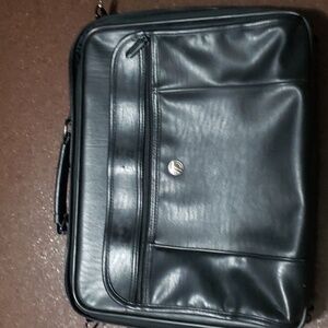 Targus Black Leather Laptop/Briefcase with Shoulder Strap